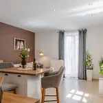 Four Seasons Apartamento