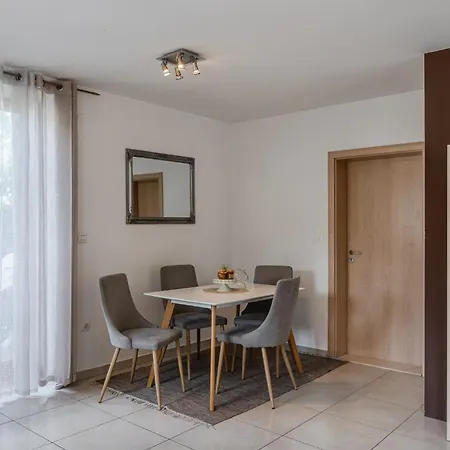 Four Seasons Apartamento *