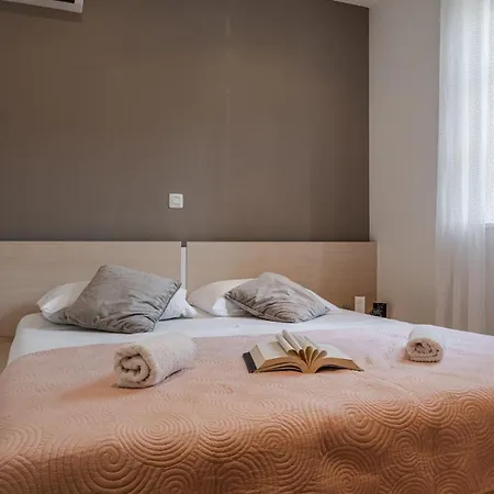 Apartment Four Seasons
