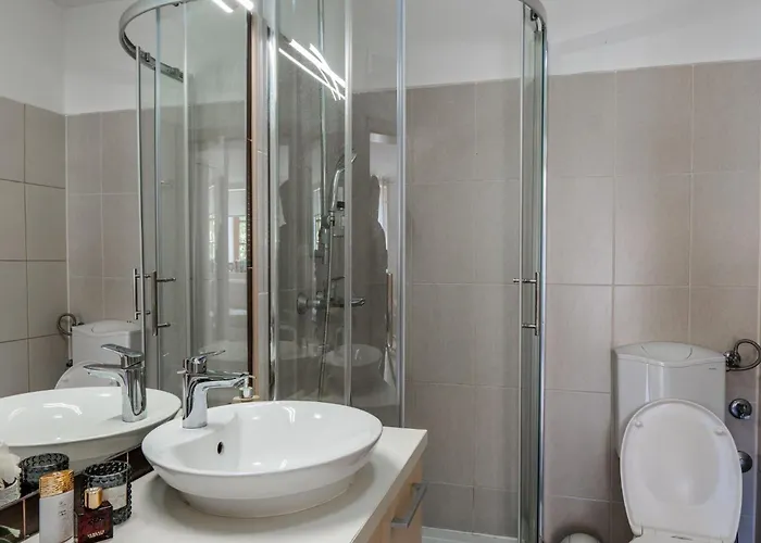 Four Seasons זאדאר