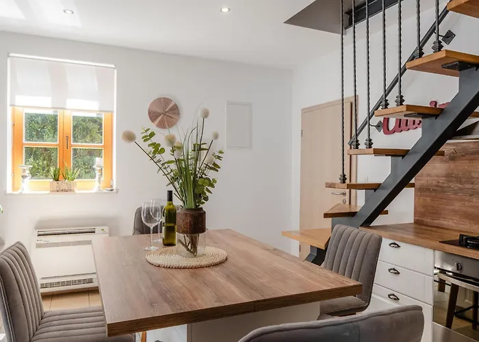 Four Seasons זאדאר