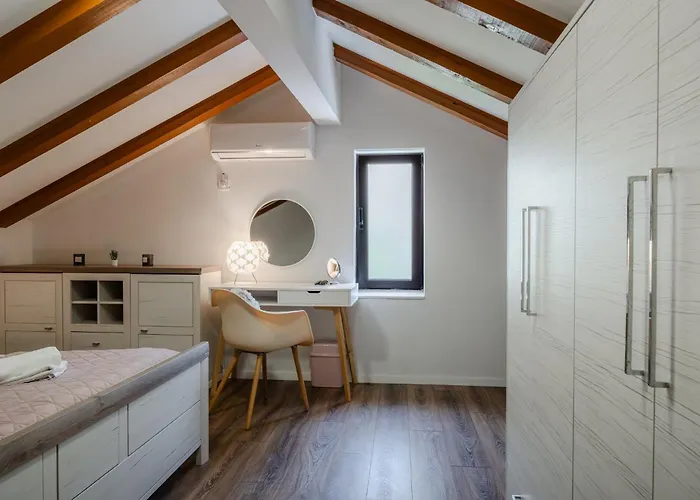 Four Seasons * זאדאר